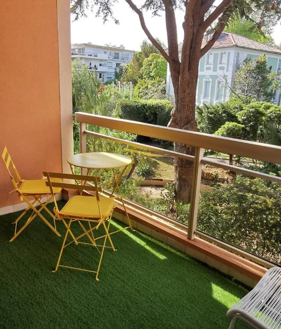 2 Pieces Au Calme Avec Terrasse Et Climatisation Διαμέρισμα Νίκαια