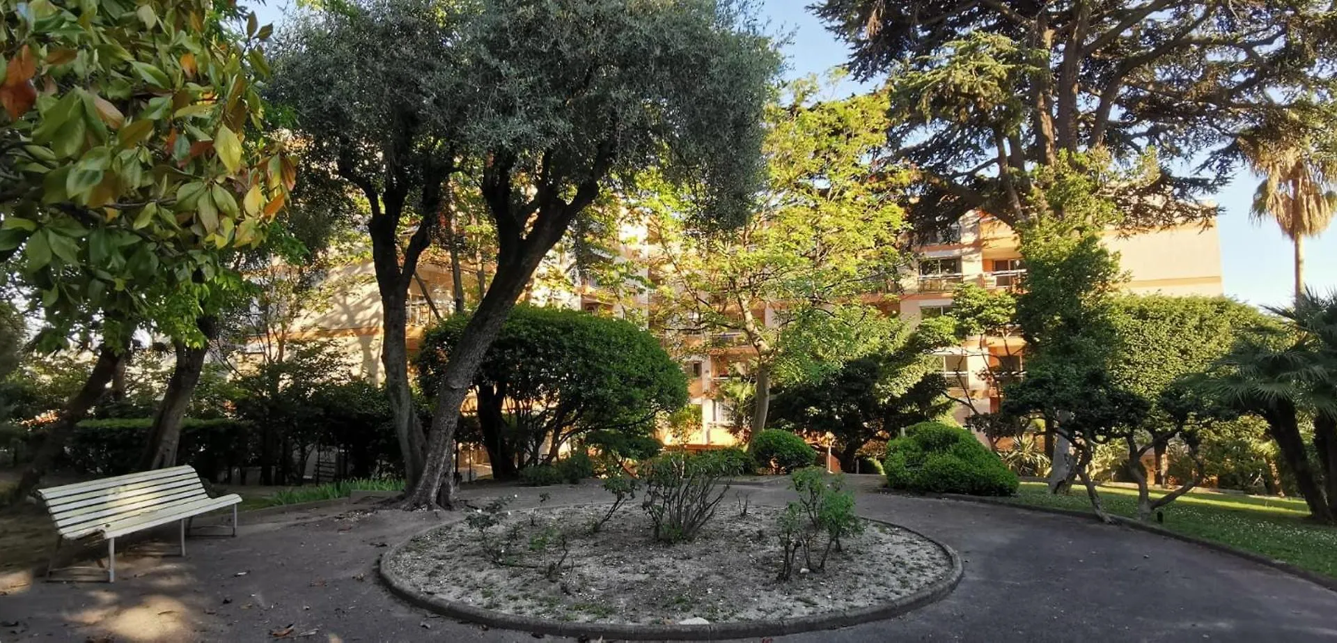 2 Pieces Au Calme Avec Terrasse Et Climatisation Διαμέρισμα Νίκαια Γαλλία